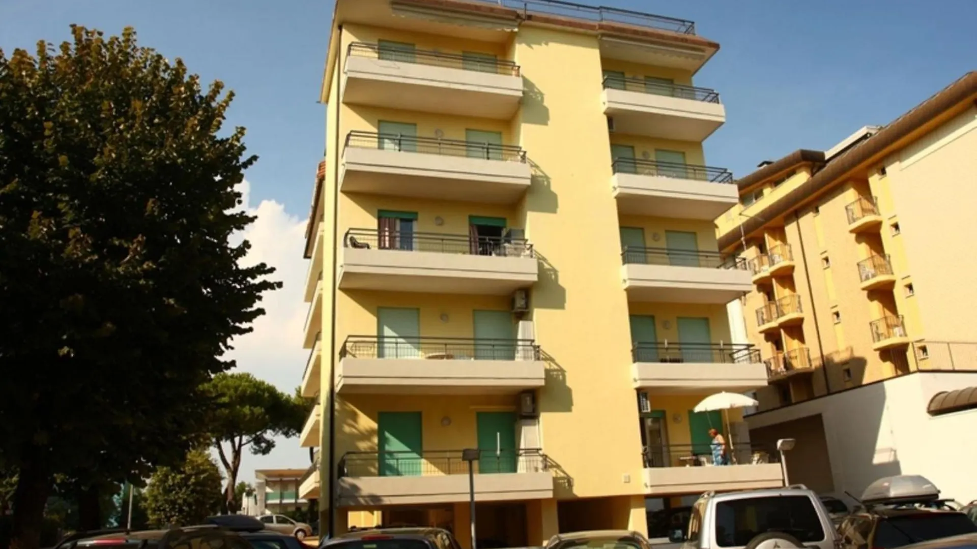 Modern Flat With Terrace Near The Sea - Beahost Apartment Bibione 0*,  Italy